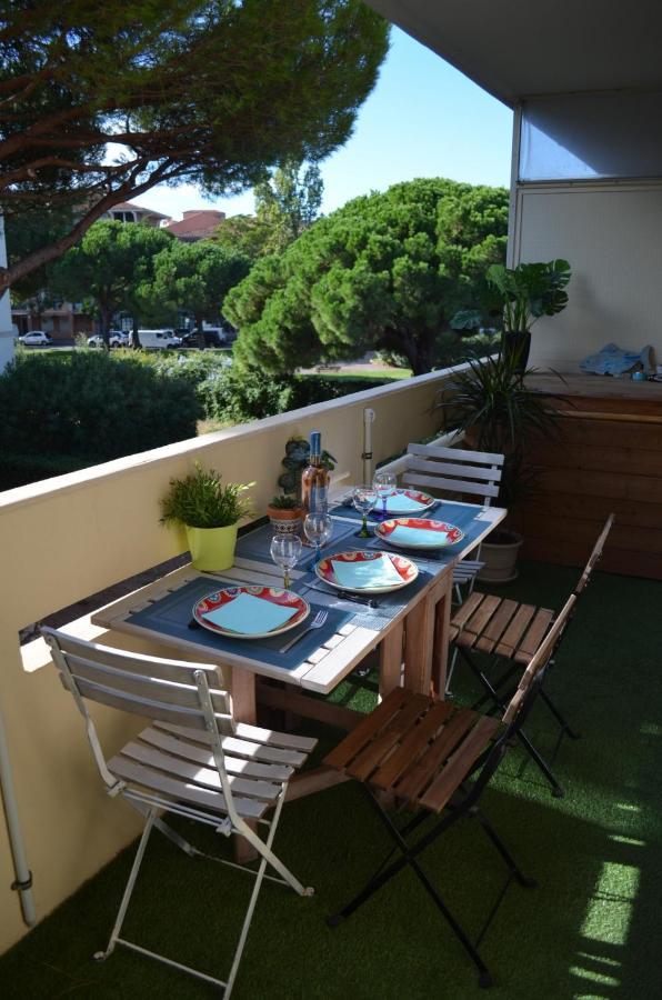 Charmant Appartement A 350M De La Plage Et Du Port Fréjus Zewnętrze zdjęcie