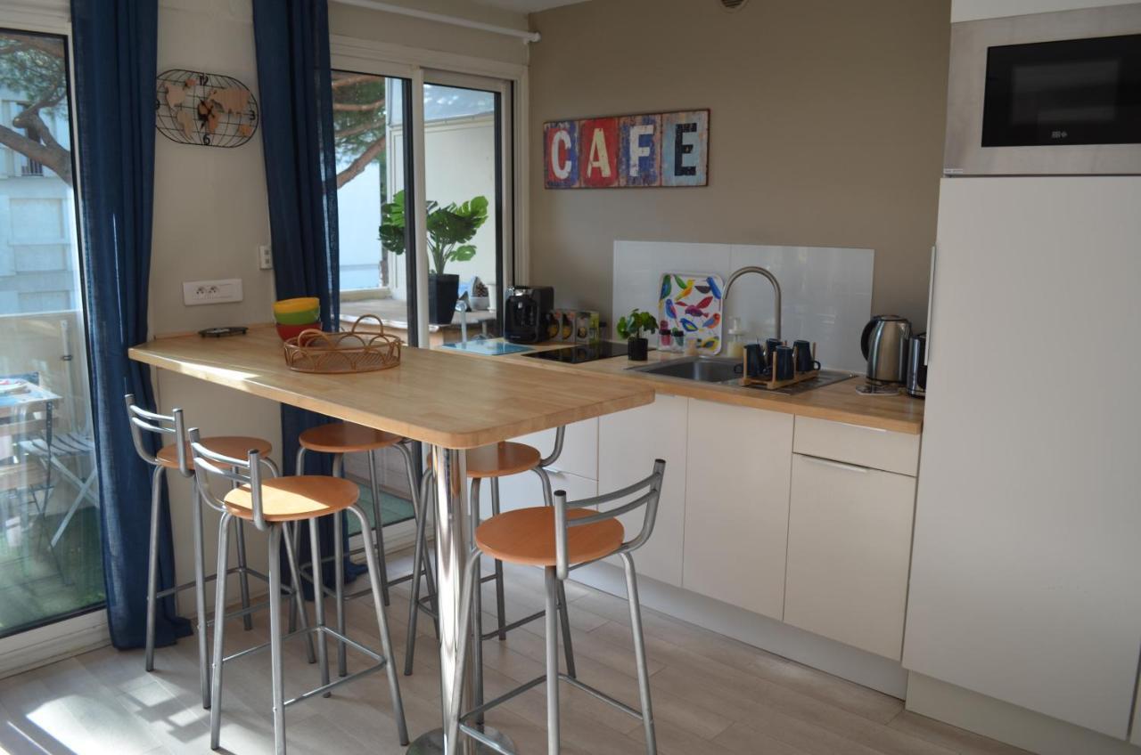 Charmant Appartement A 350M De La Plage Et Du Port Fréjus Zewnętrze zdjęcie