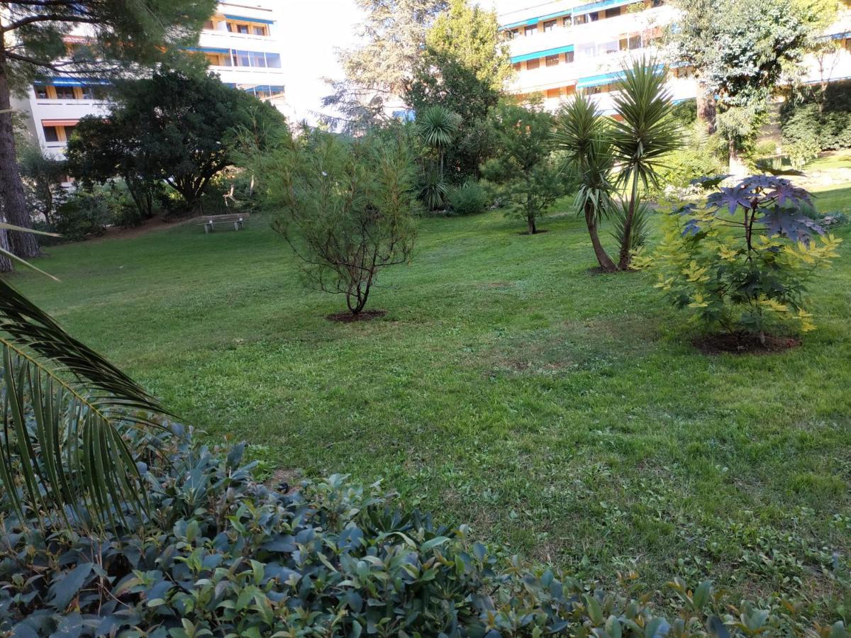 Charmant Appartement A 350M De La Plage Et Du Port Fréjus Zewnętrze zdjęcie