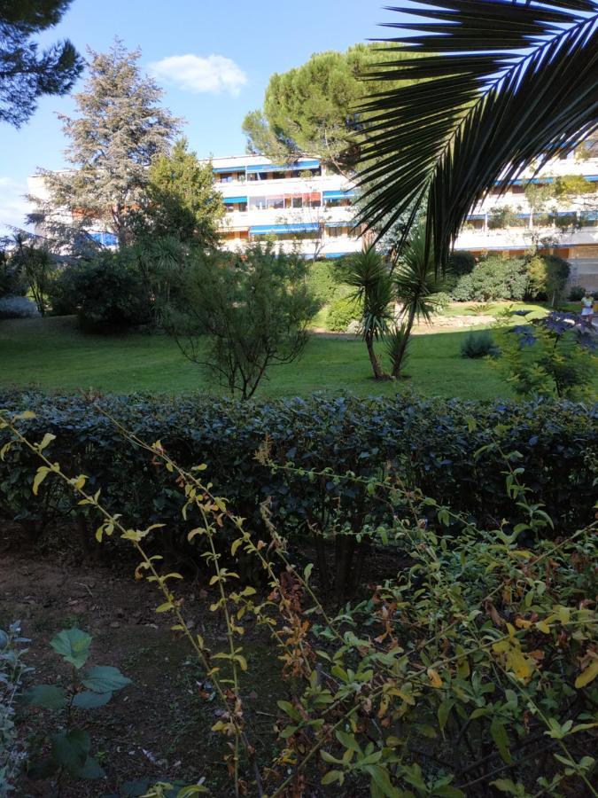 Charmant Appartement A 350M De La Plage Et Du Port Fréjus Zewnętrze zdjęcie